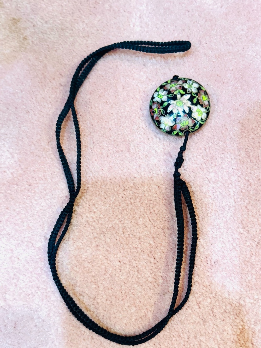 Floral Cloisonné Vintage Pendant
Necklace Double Side Floral - Picture 5 of 6